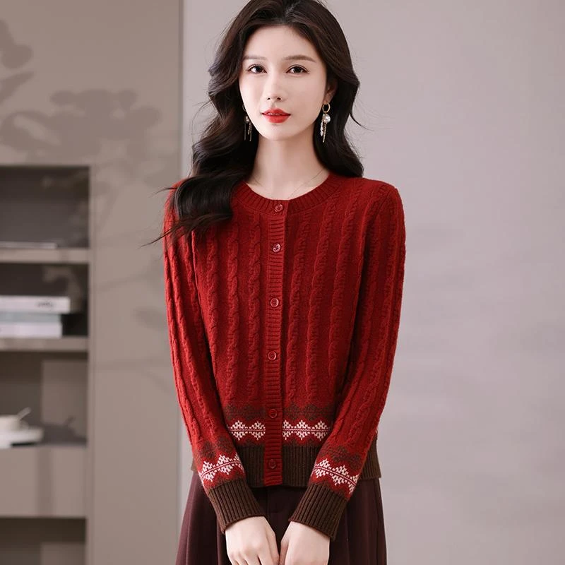 高级感针织开衫女2025秋冬新款时尚扭花中年妈妈转装复古毛衣外套