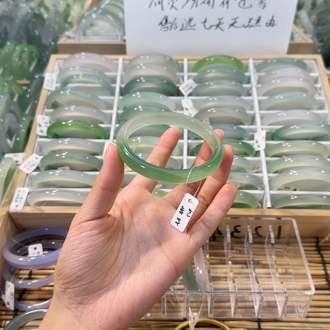 玛瑙/玉髓未镶嵌手镯圈口60.3