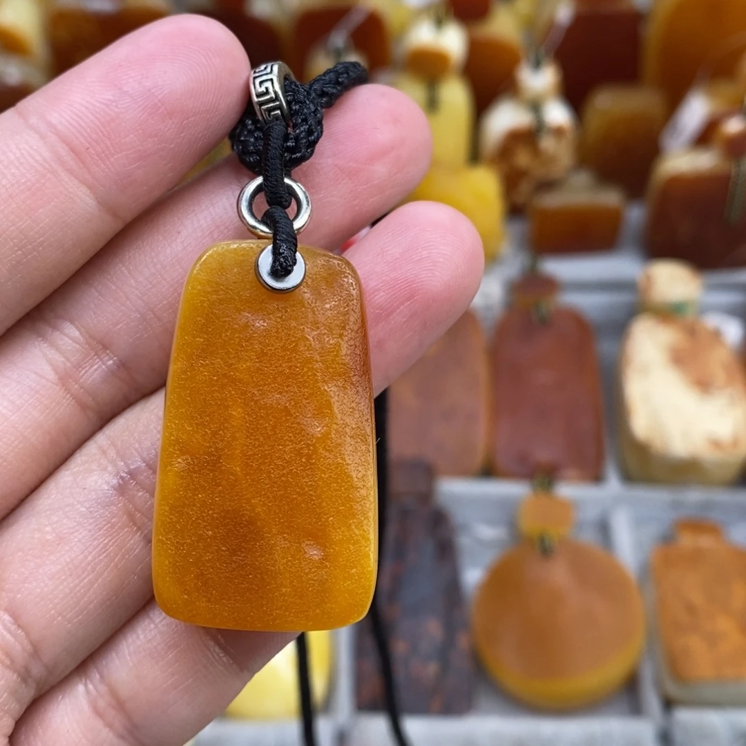 蜜蜡未镶嵌珠宝奇石