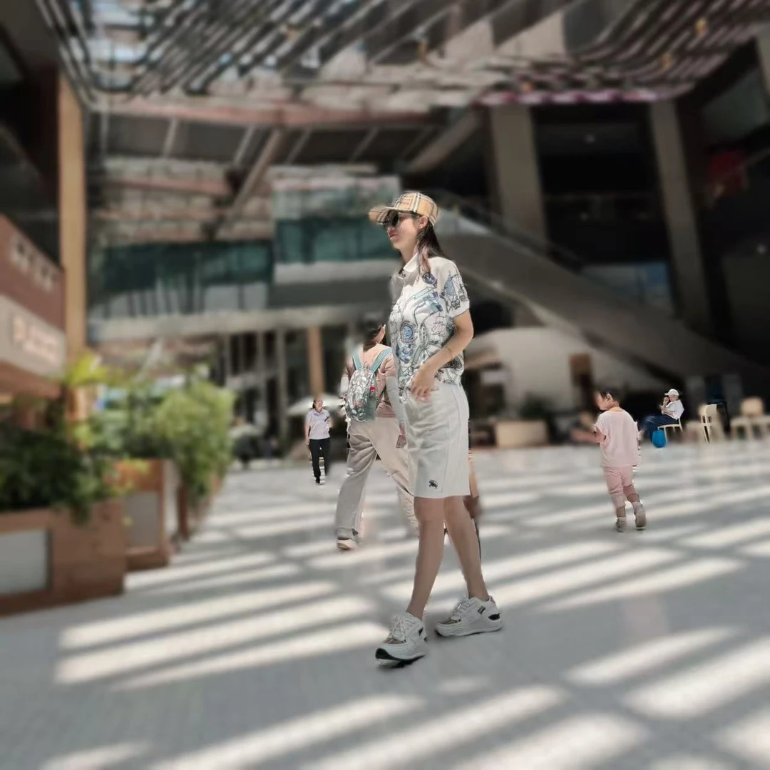 女士短袖POLO衫时尚舒适款式百搭设计师