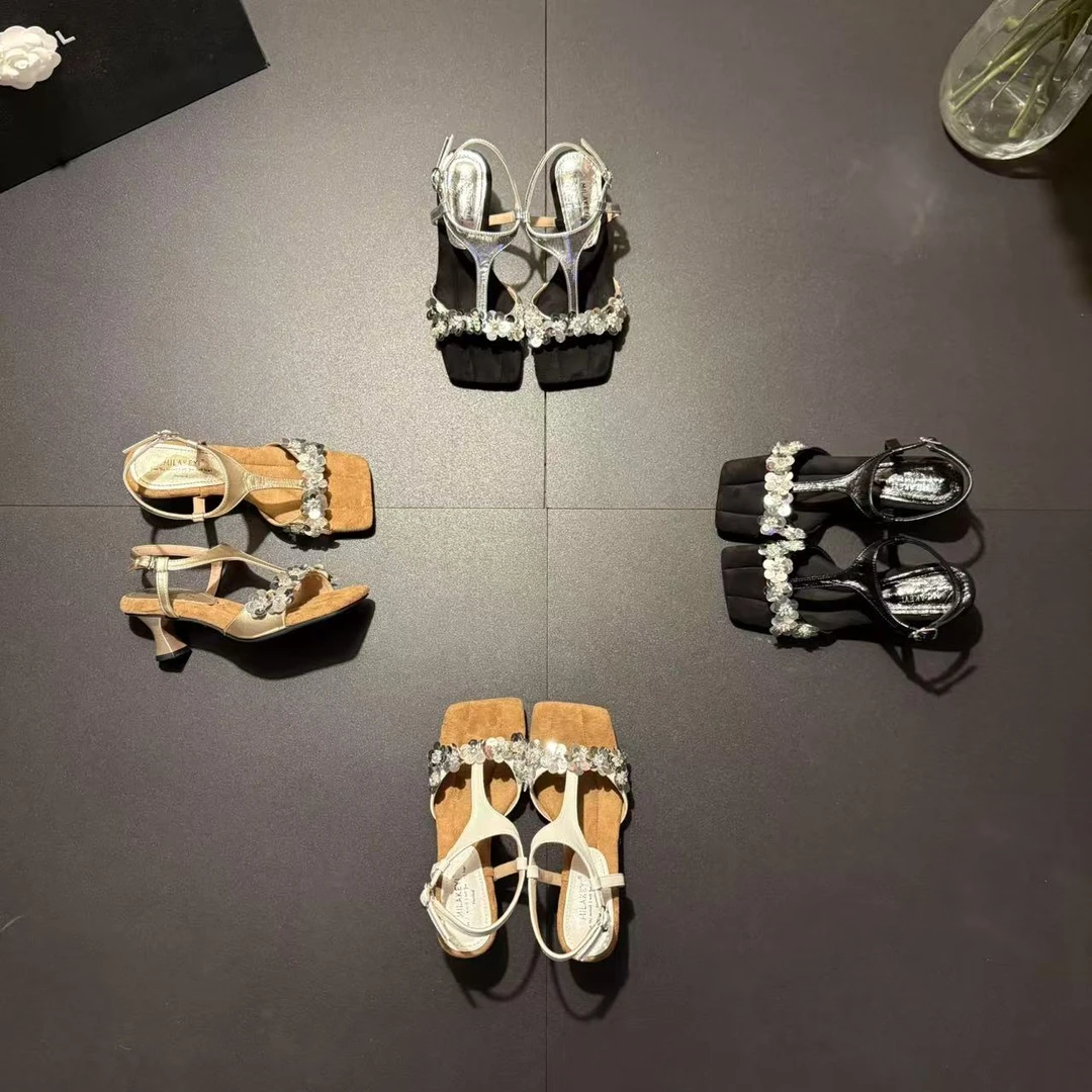 2025年夏季新款爆款亮片花朵气质百搭款时尚简约网紅休闲舒适凉鞋