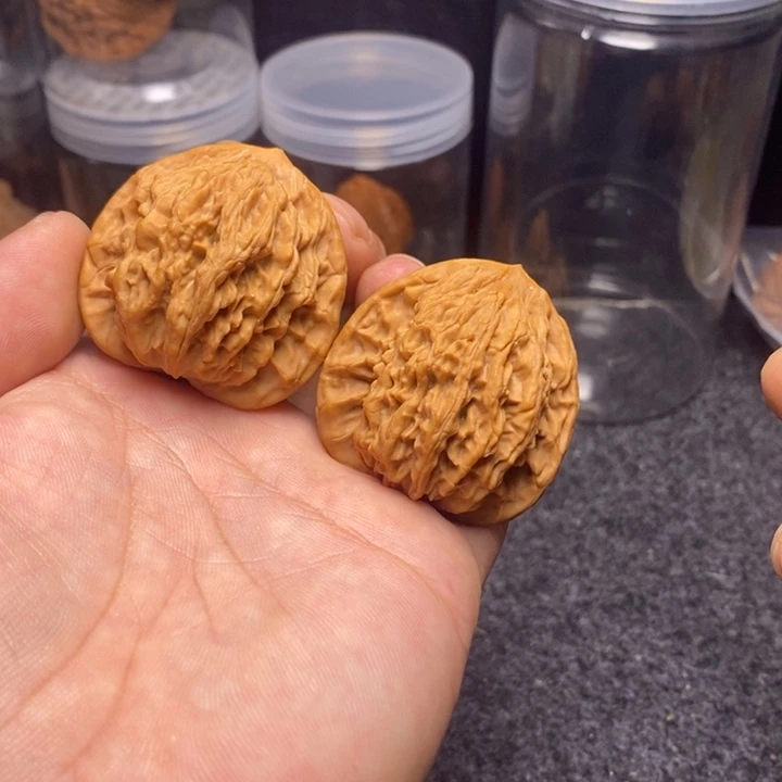 文玩核桃吊坠43麦穗虎头