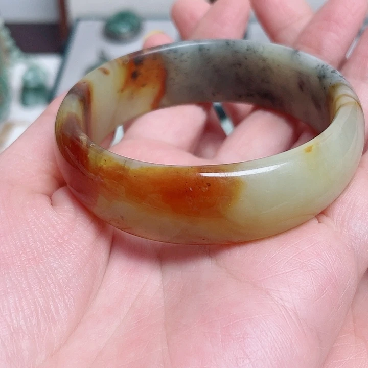 布***丁蛇纹石玉未镶嵌手镯
