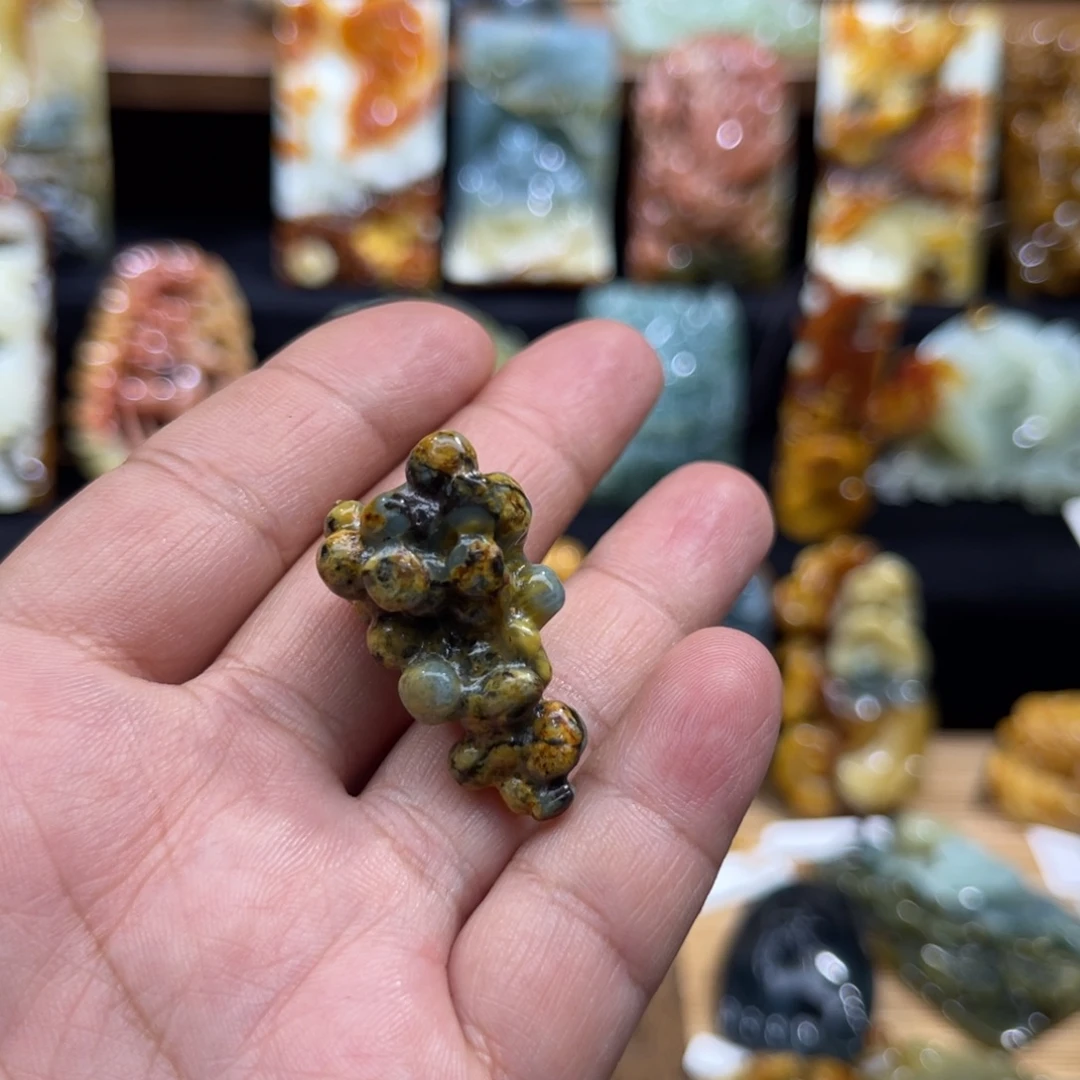 未镶嵌蛇纹石玉颈饰