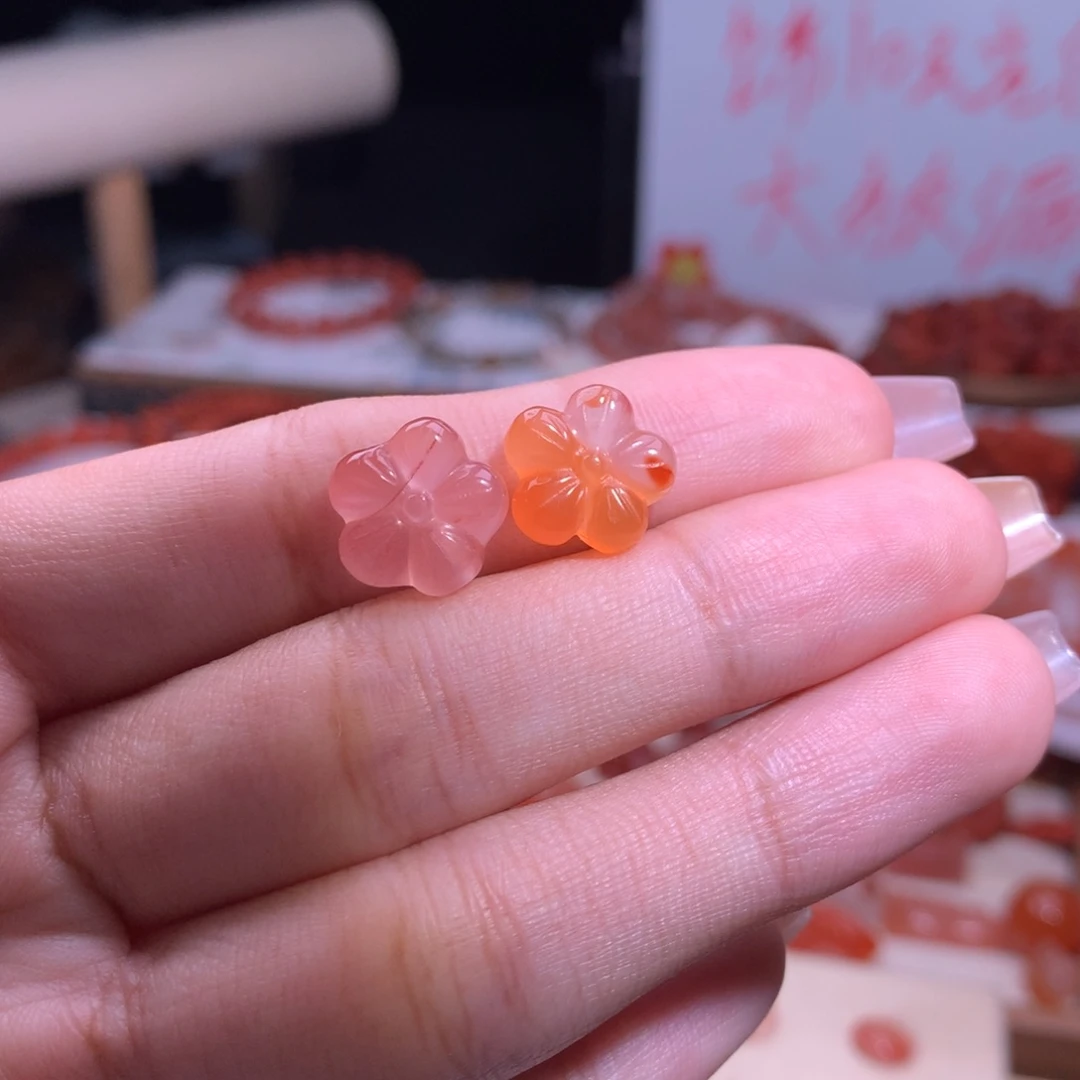 婷***o南红玛瑙未镶嵌珠宝半成品花花
