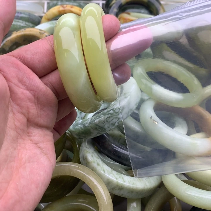 平***生未镶嵌蛇纹石玉手镯