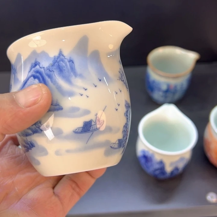 瓷片白青花山水公道杯全品