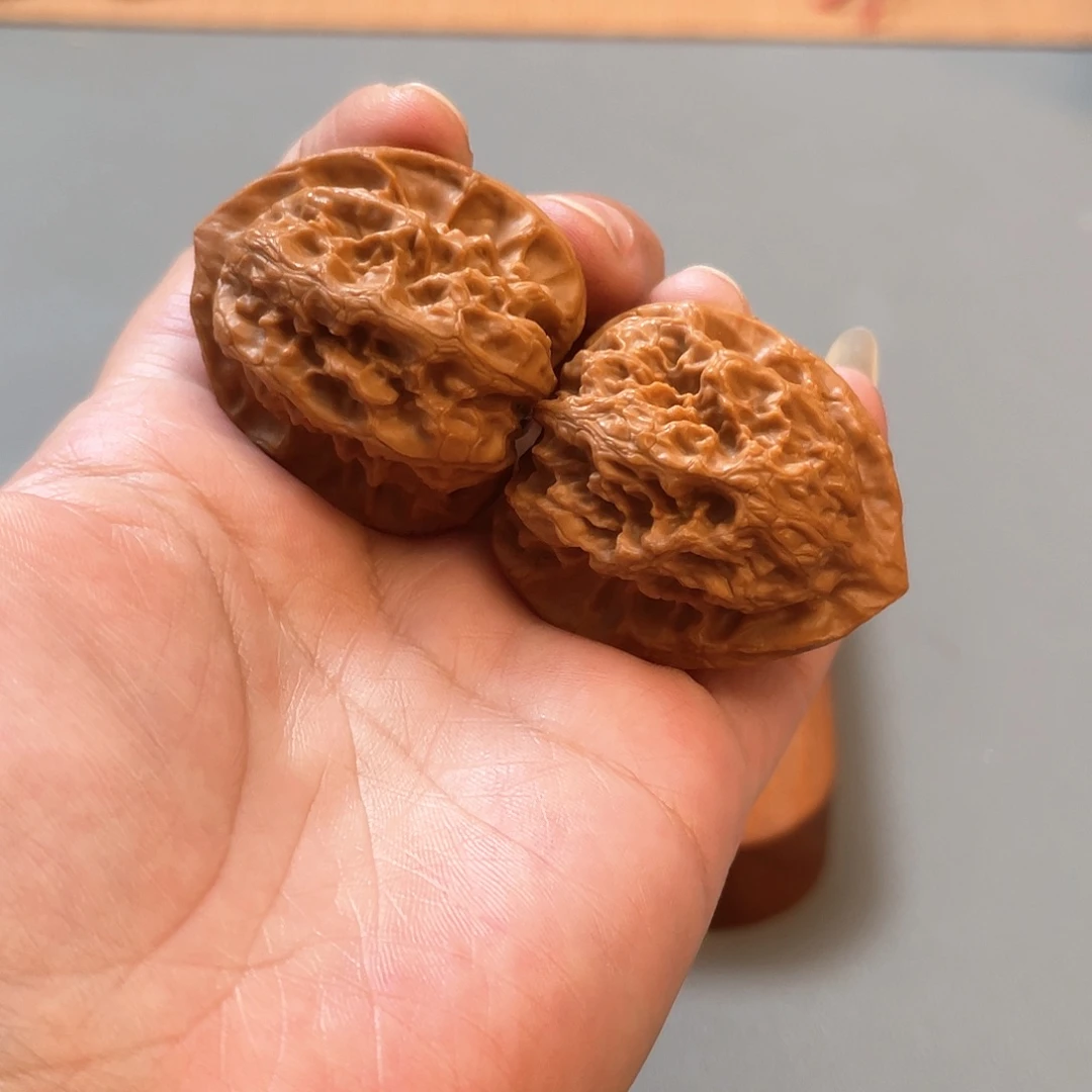 桃核把件38×40尺梨木台翻天印（微蹭尖）CN01438