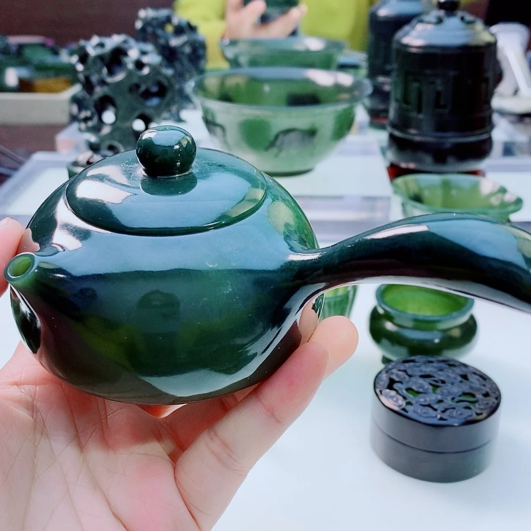 未镶嵌和田玉摆件