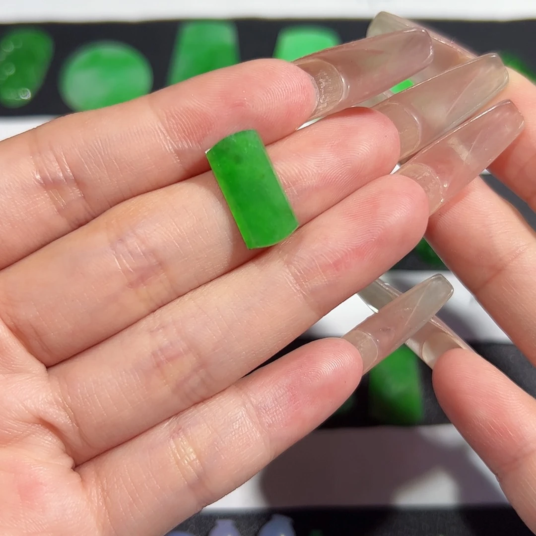 翡翠裸石天然缅甸翡翠