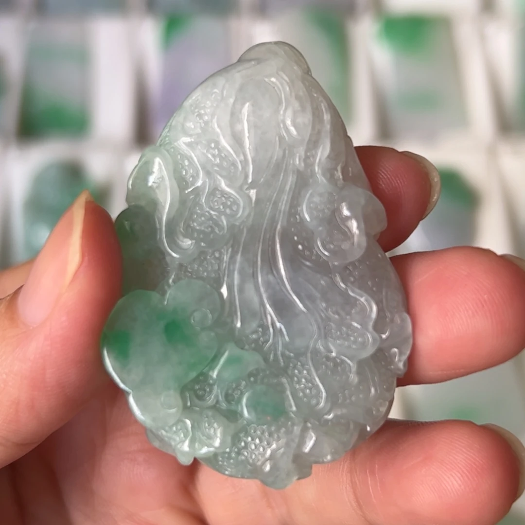 翡翠未镶嵌颈饰白菜