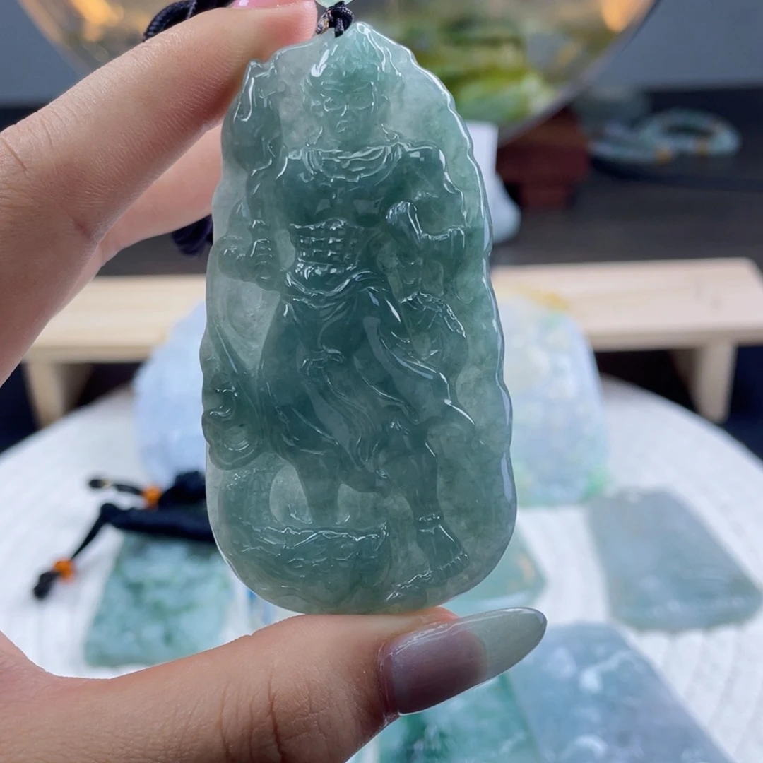 翡翠未镶嵌颈饰天然翡翠不动