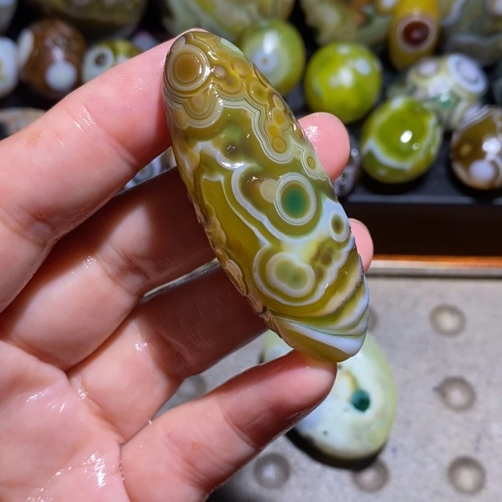 未镶嵌玛瑙/玉髓珠宝半成品毛*