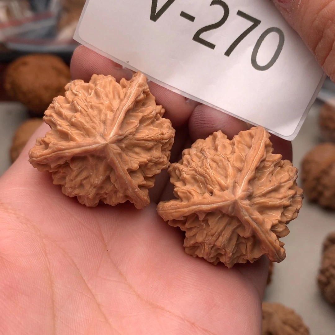 文玩核桃把件劲**飞37正奔…