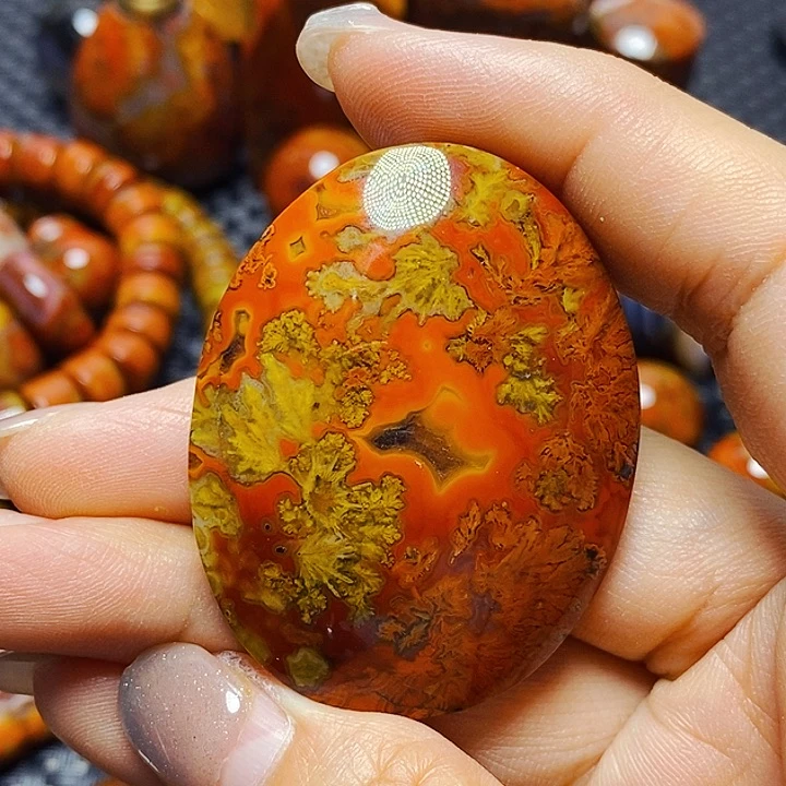 玛瑙/玉髓颈饰未镶嵌狼**子