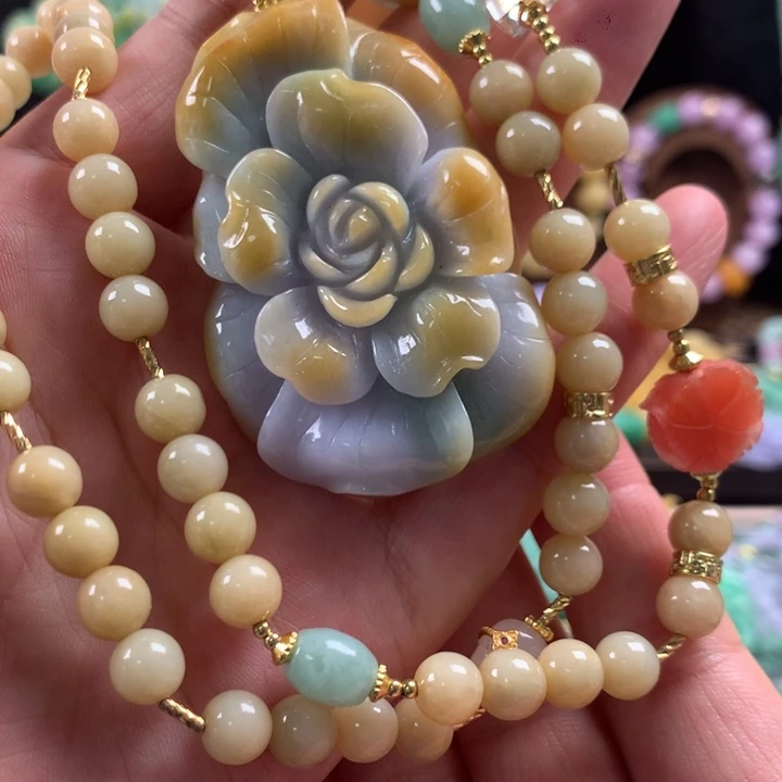 翡翠未镶嵌颈饰吊坠