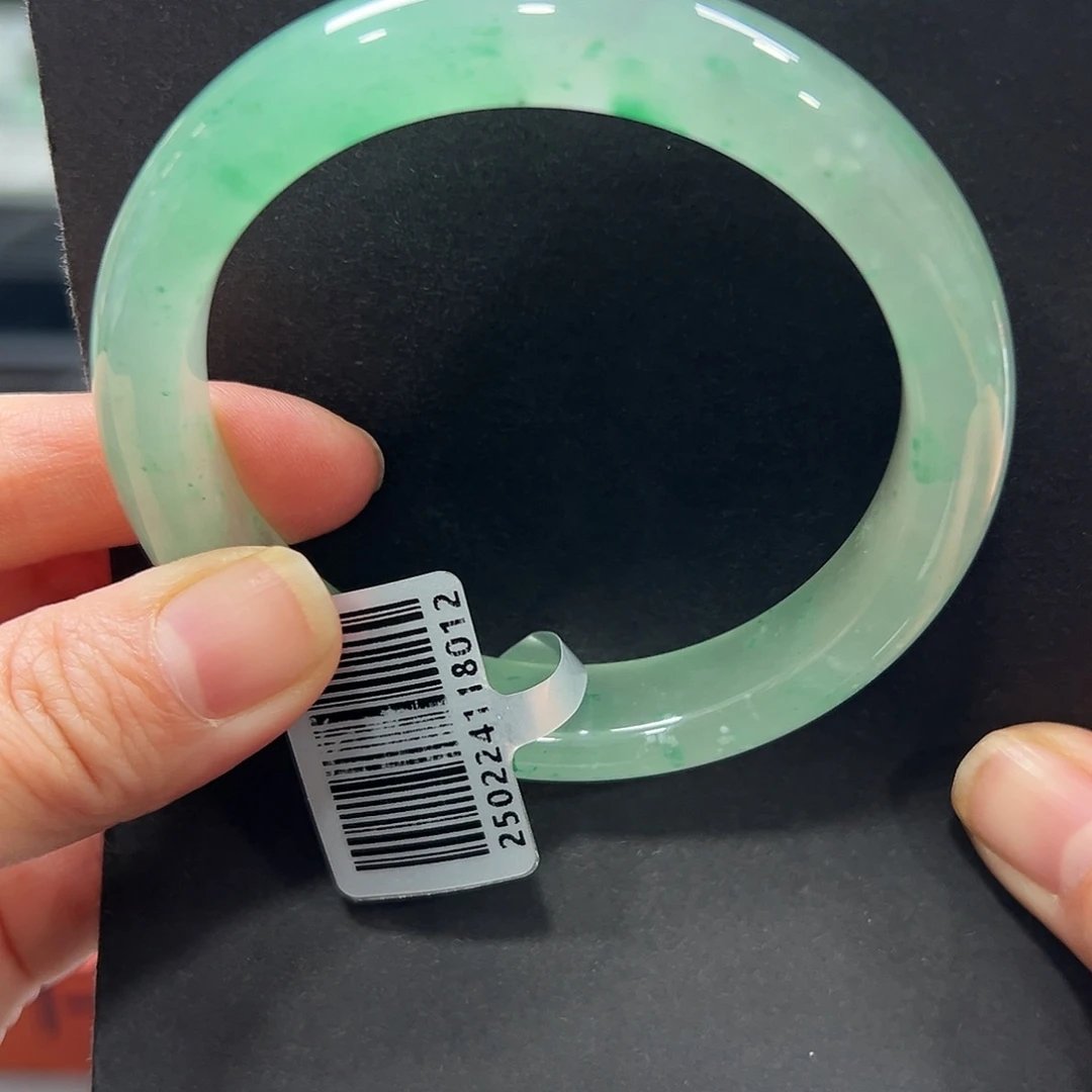 石英质玉（非洲翠）未镶嵌手镯