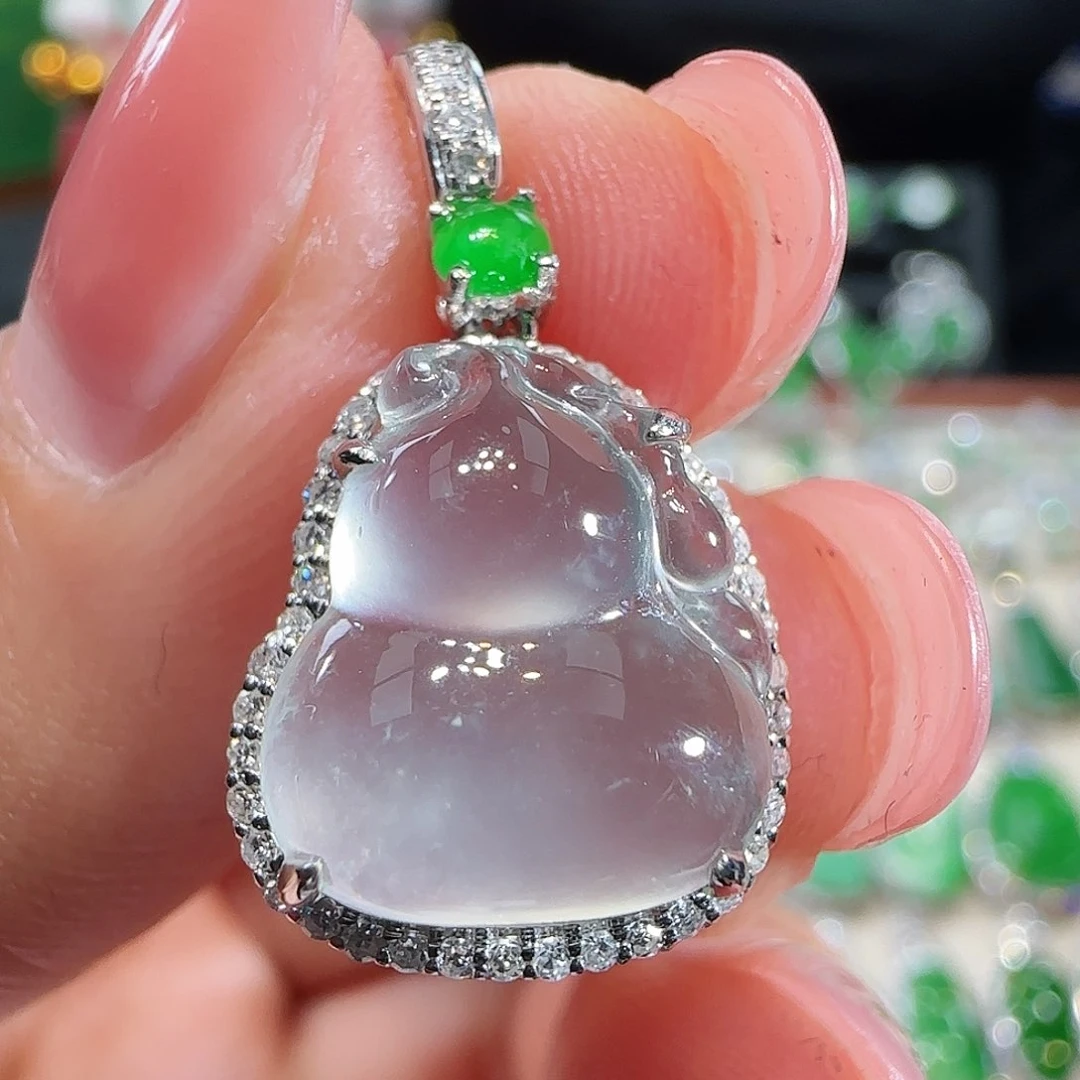 翡翠吊坠(不含链)18K金镶嵌