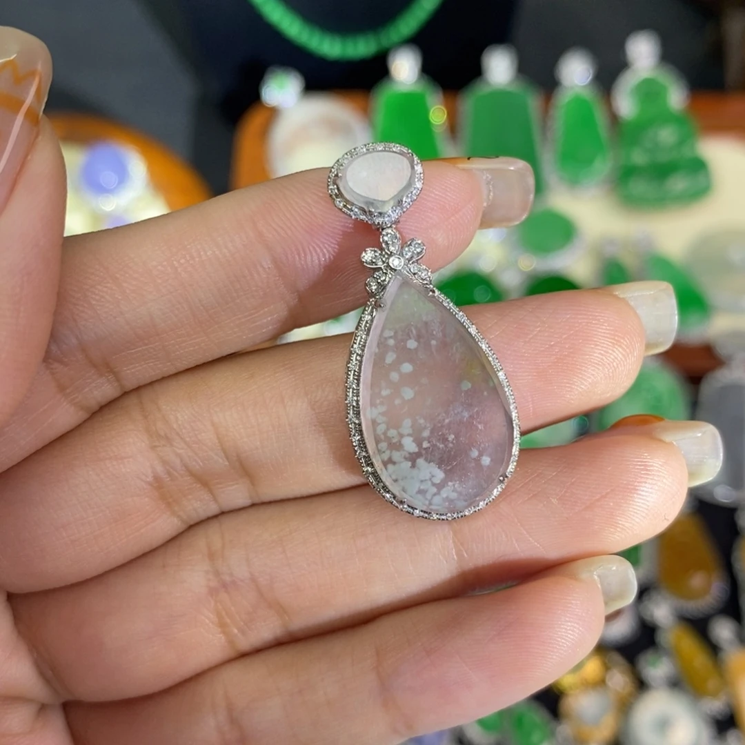 翡翠18K金镶嵌颈饰A货翡翠