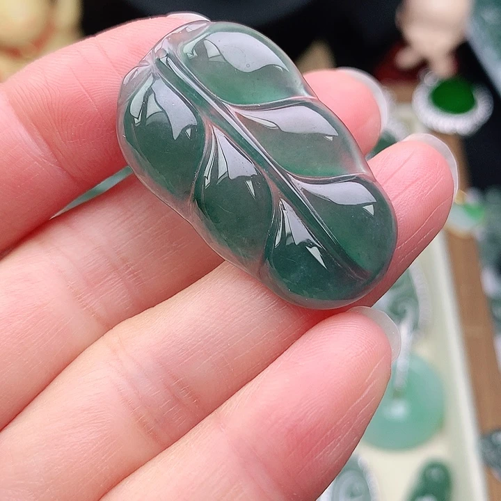 颈饰银S925镶嵌翡翠吊坠