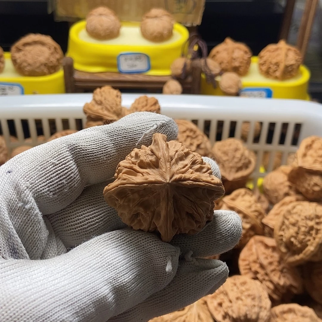 h***h文玩核桃吊坠玉玺四棱