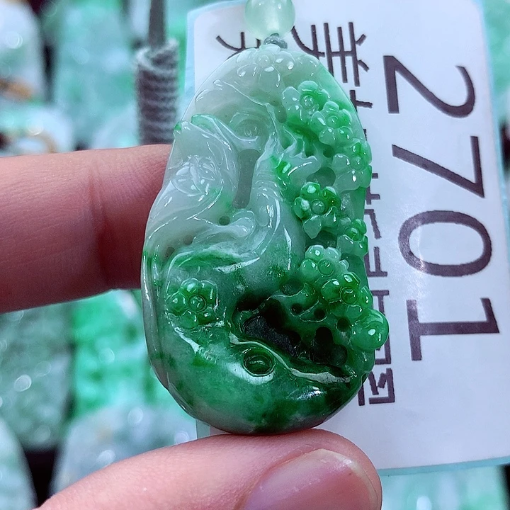吊坠(不含链)未镶嵌翡翠