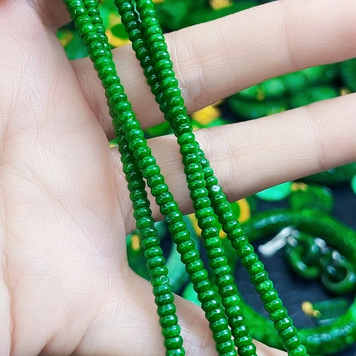 颈饰未镶嵌翡翠多样性