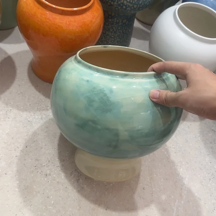 白泥花盆微瑕有孔