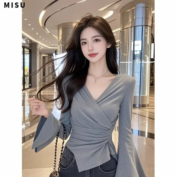 春秋法式气质显瘦时尚修身V领喇叭袖上衣女设计感小众长袖上衣服