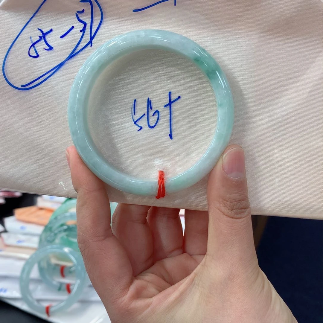 翡翠手镯未镶嵌买断