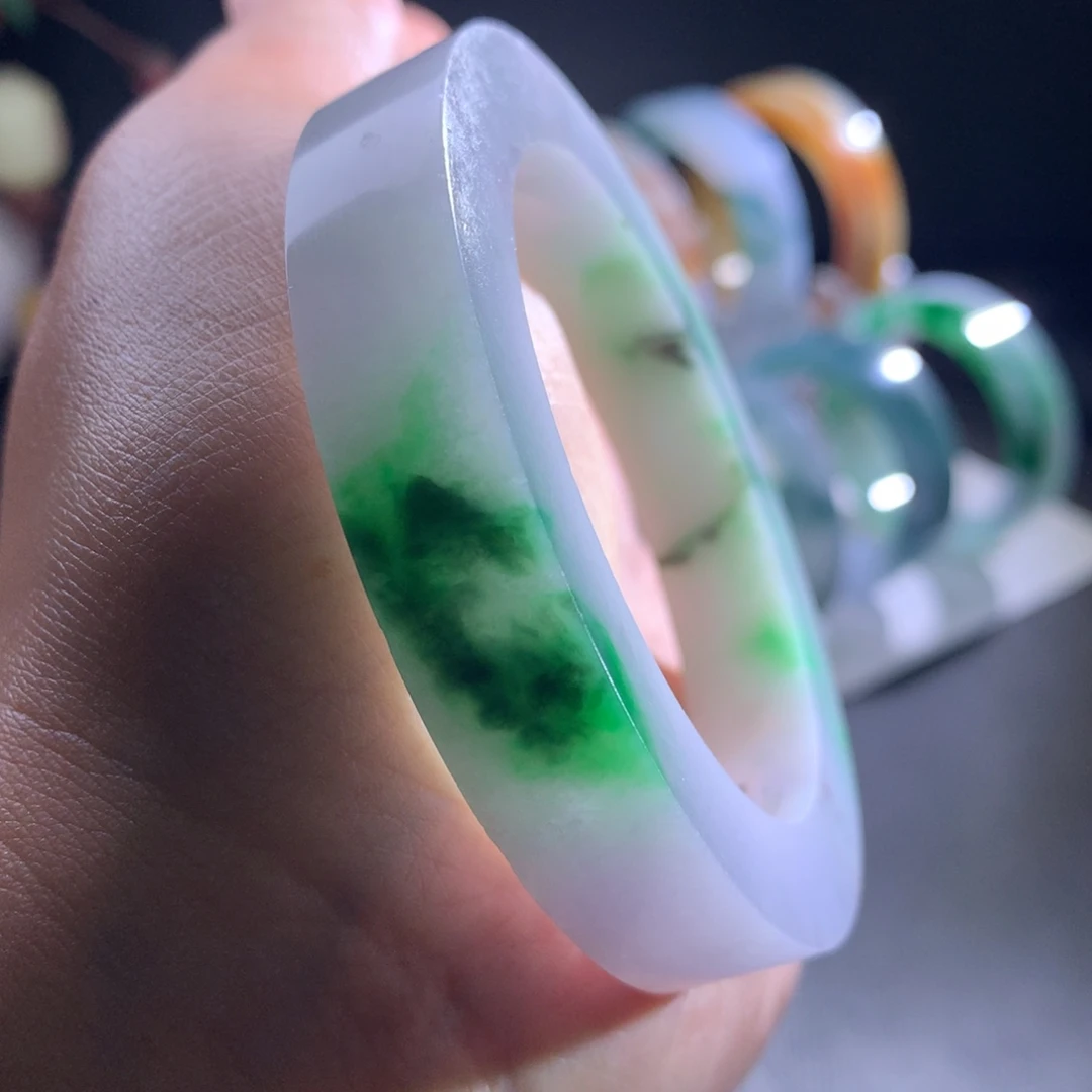 定制翡翠未镶嵌手镯