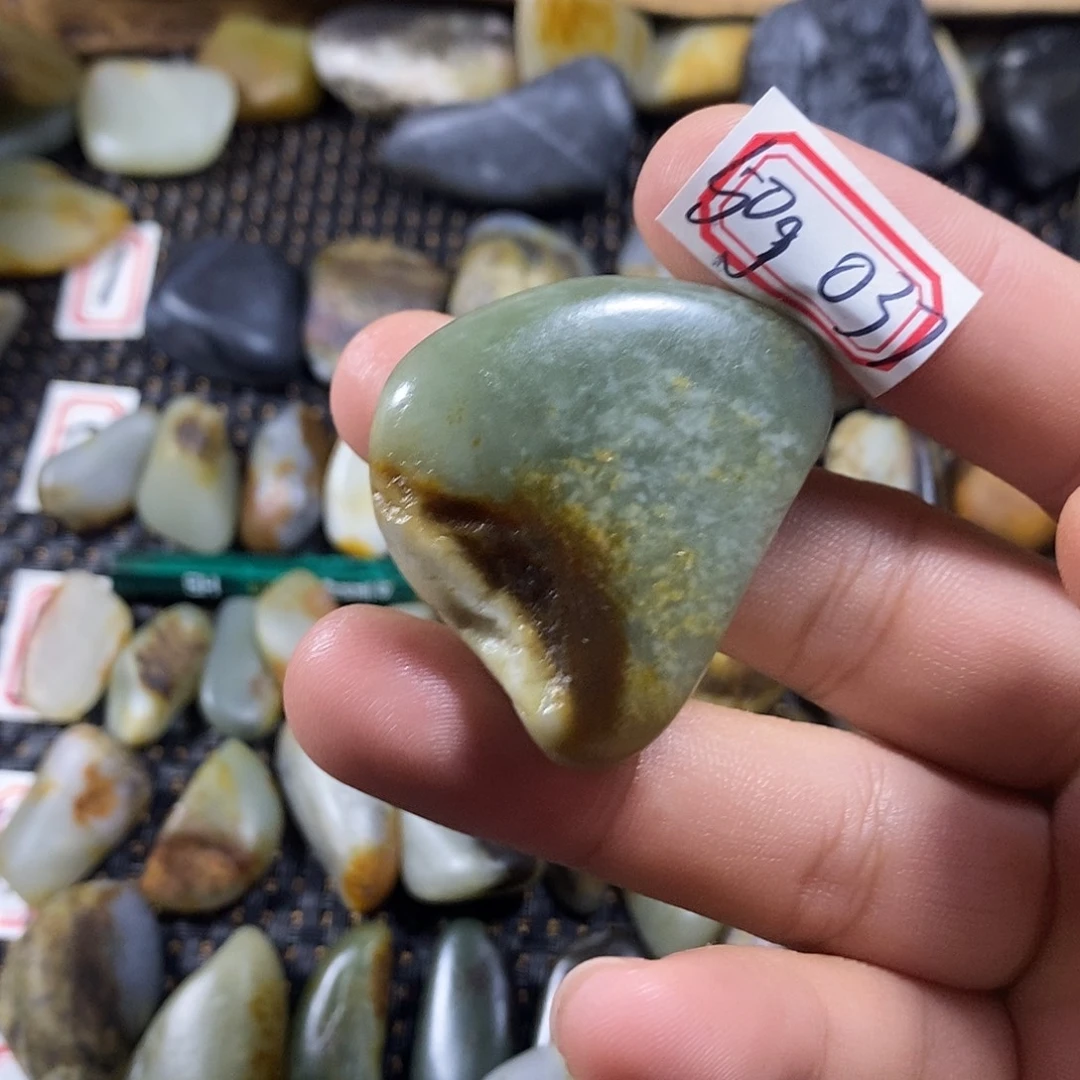 和田玉（糖玉）未镶嵌挂件