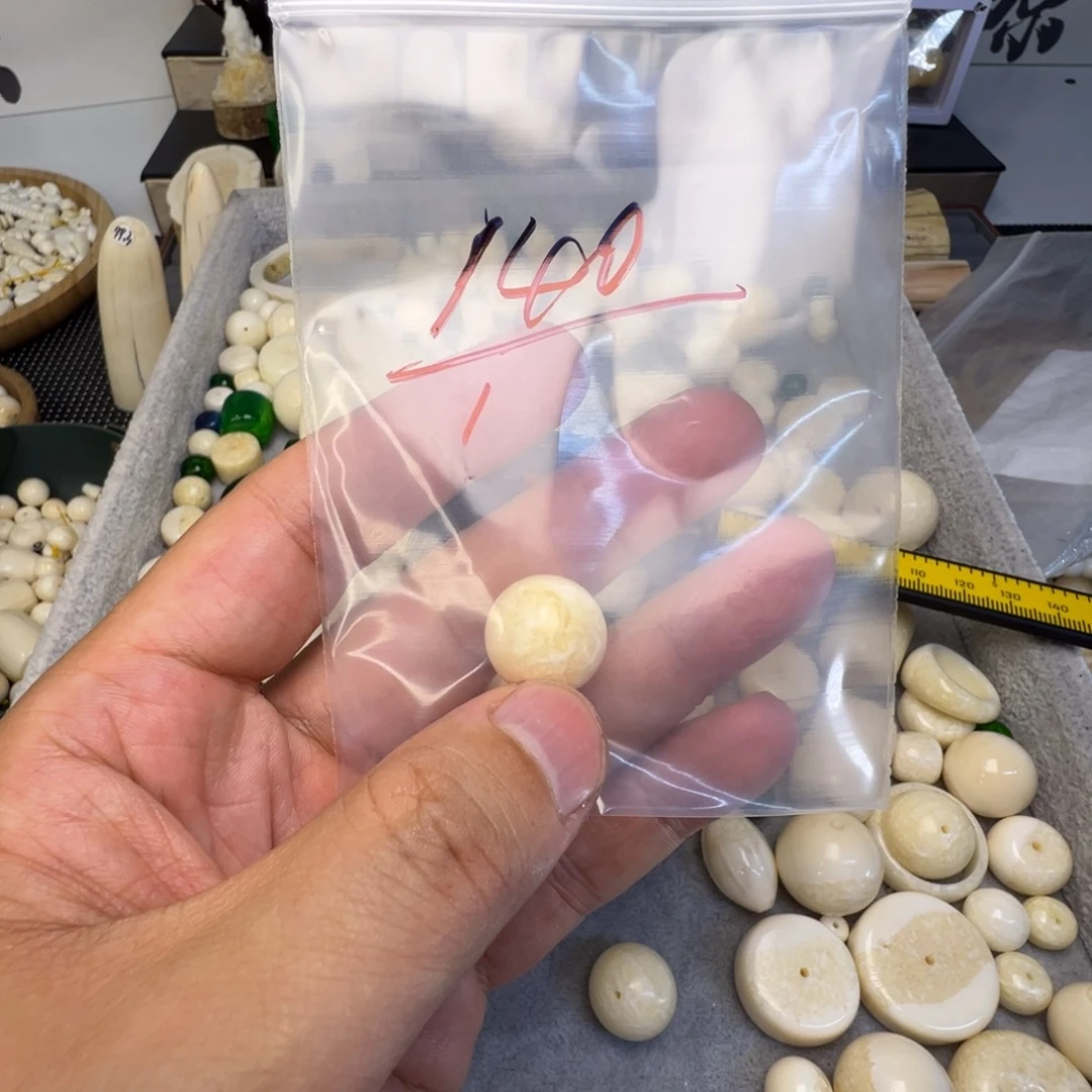 树脂制品特价处理佛珠