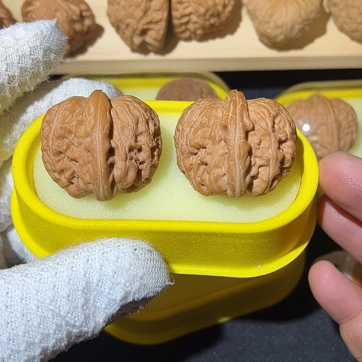 丶***文玩核桃吊坠40毕业元宝