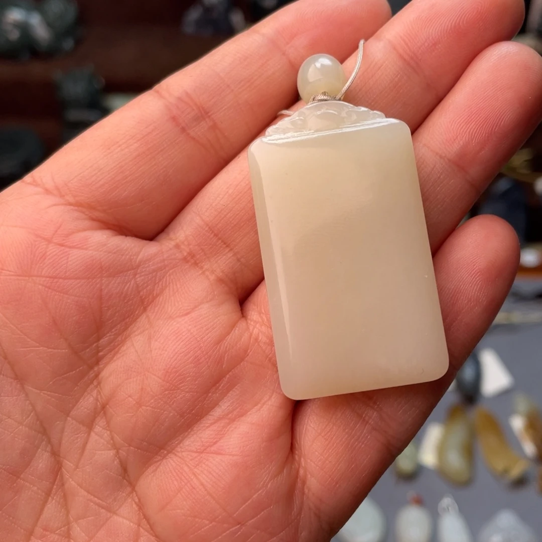 颈饰未镶嵌和田玉