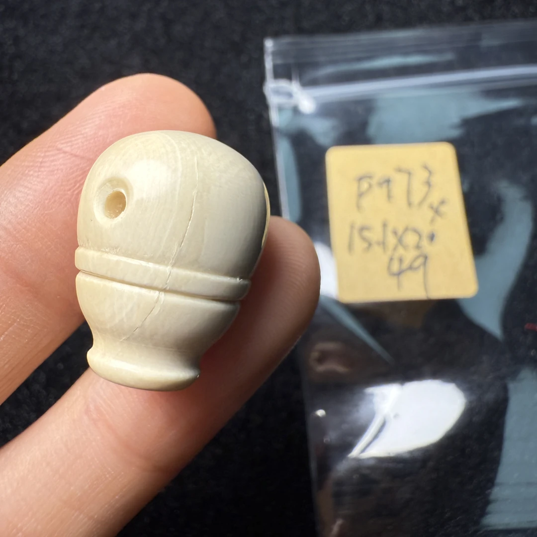 F973猛犸象牙对孔15.1*20mm奶嘴三通果冻料瑕疵