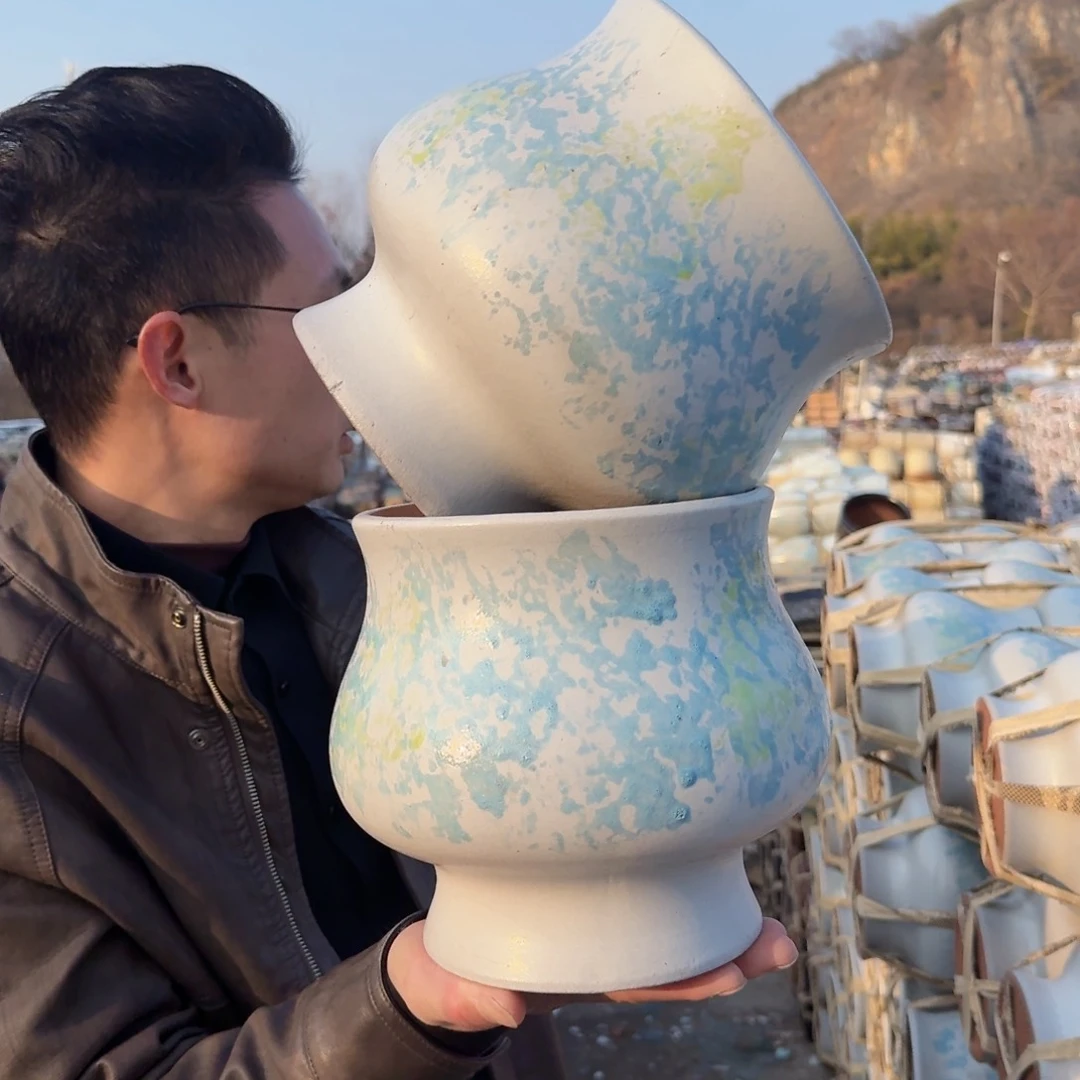 紫砂花盆口18高19（两个蓝胖精灵