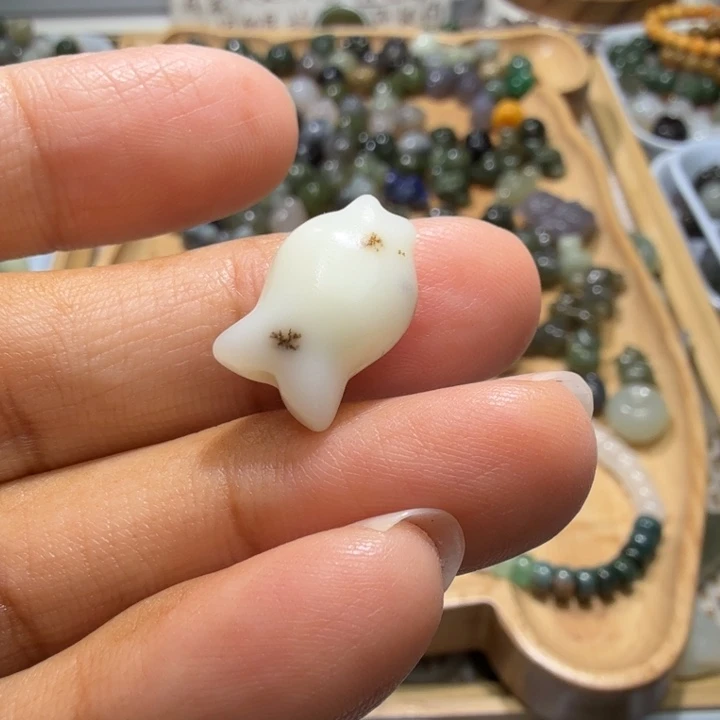 和田玉未镶嵌珠宝半成品