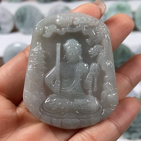 翡翠颈饰未镶嵌不动明王