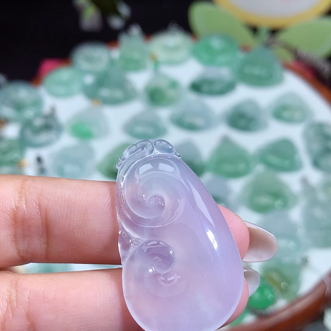 颈饰未镶嵌翡翠如意