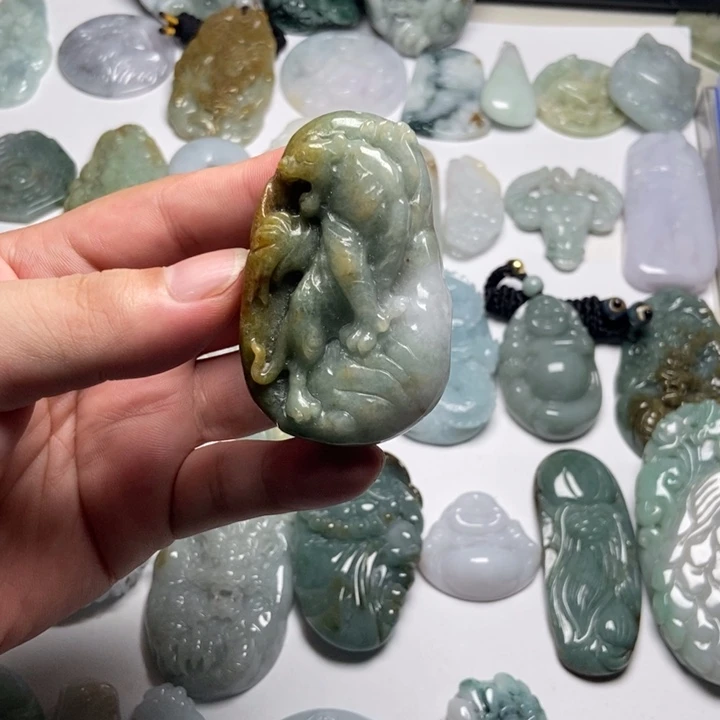 颈饰未镶嵌翡翠虎牌47