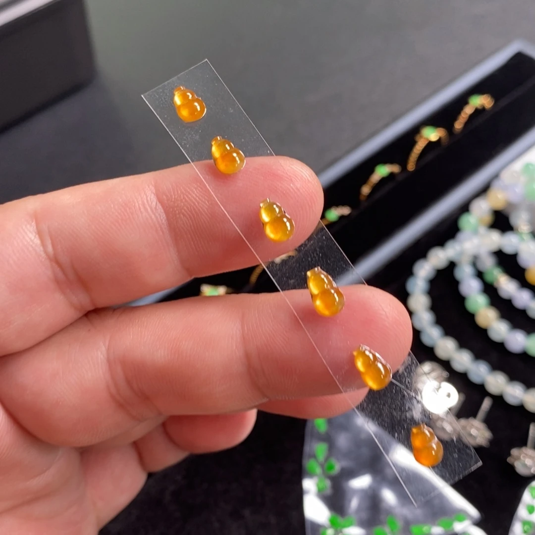 裸石翡翠高冰黄翡葫芦