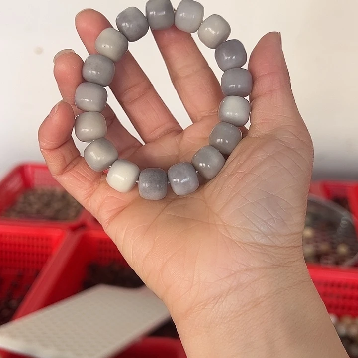 白玉菩提吊坠12×13