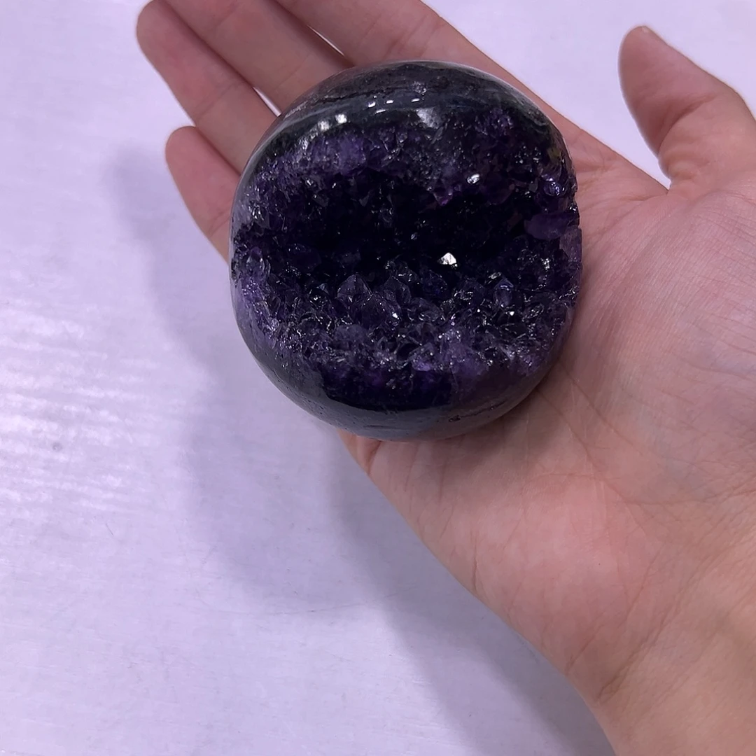 乡***院紫晶未镶嵌大型摆件（非配饰）
