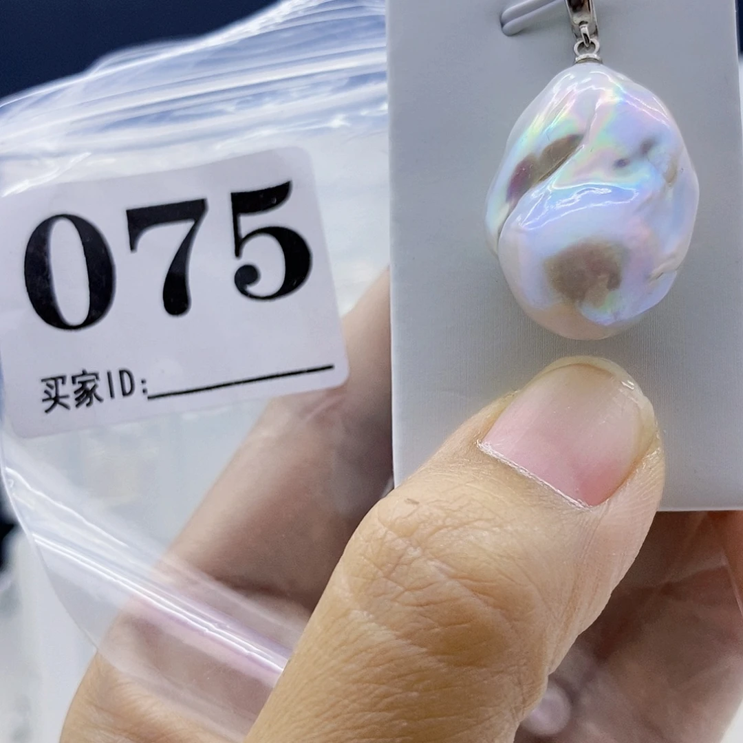 淡水珍珠颈饰钛钢