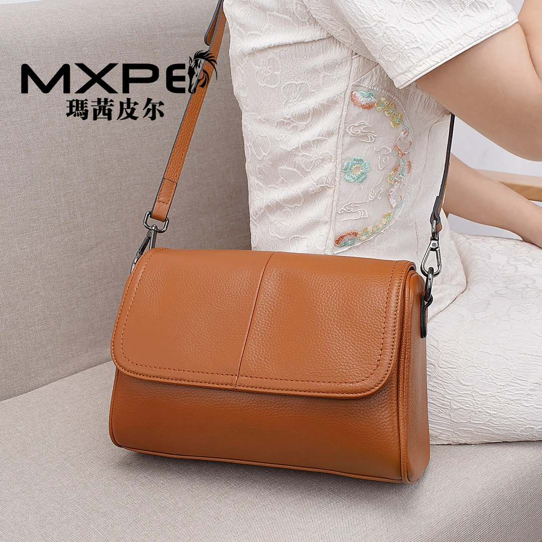 女士斜挎包时尚经典真皮手提包2025新款简约翻盖中年妈妈包枕头包