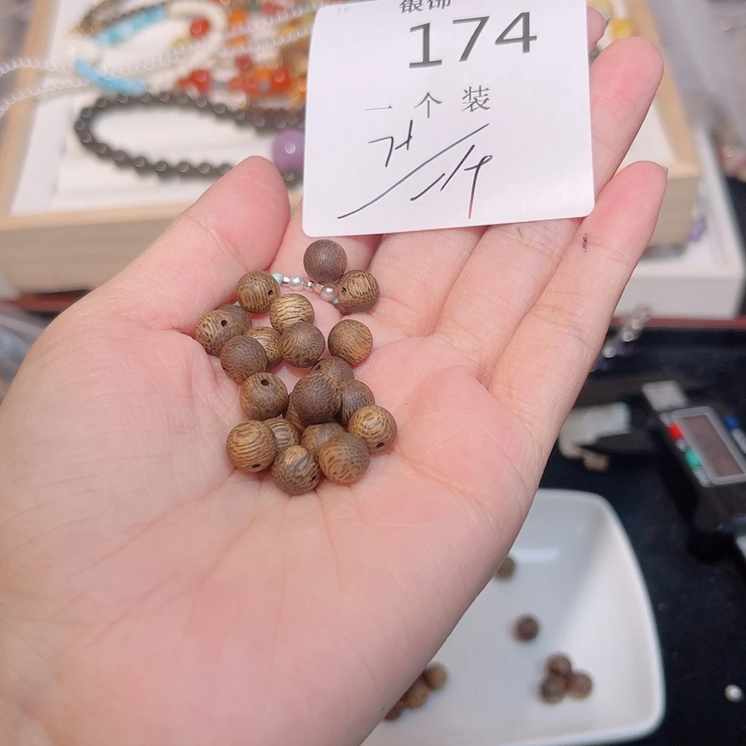 未镶嵌珠宝半成品水晶174 。