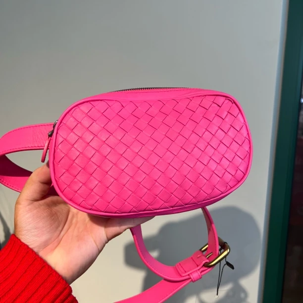 95新 BOTTEGA VENETA/葆蝶家 粉色全皮编织腰包