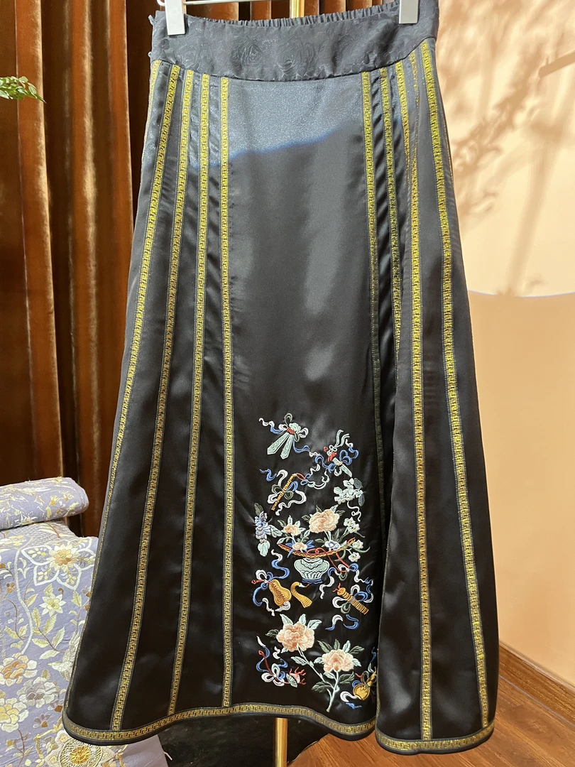 E007Fanny Darnat/芬妮丹娜特八仙过海老段桑蚕丝中式刺绣马面裙