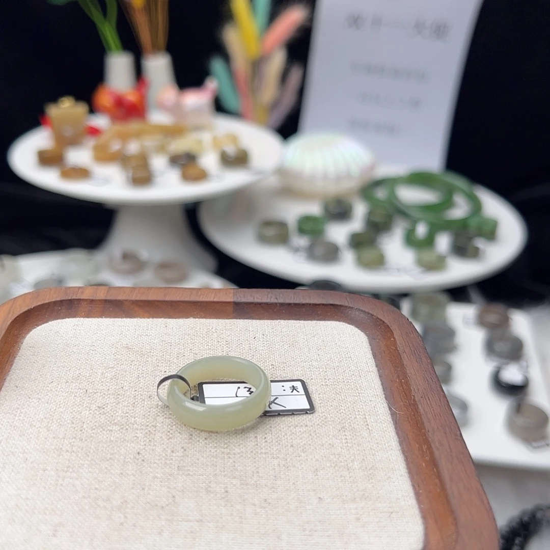 和田玉（糖玉）未镶嵌戒指k2 苹果绿圆条17.4 不退换